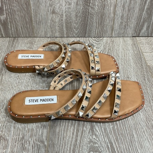 NWT Steve Madden Skyler Studded Strappy Sandals Slip On Flats 6.5 - Picture 5 of 12